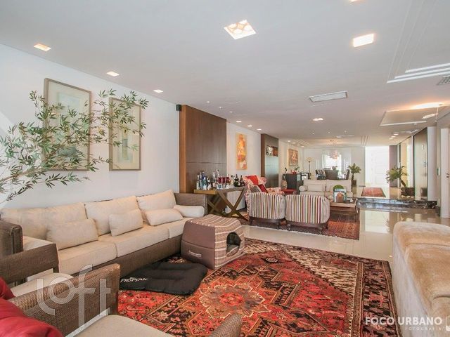 Casa em Condomínio com 618m², 3 dormitórios, 3 suítes, 4 vagas, Boa Vista em Porto Alegre