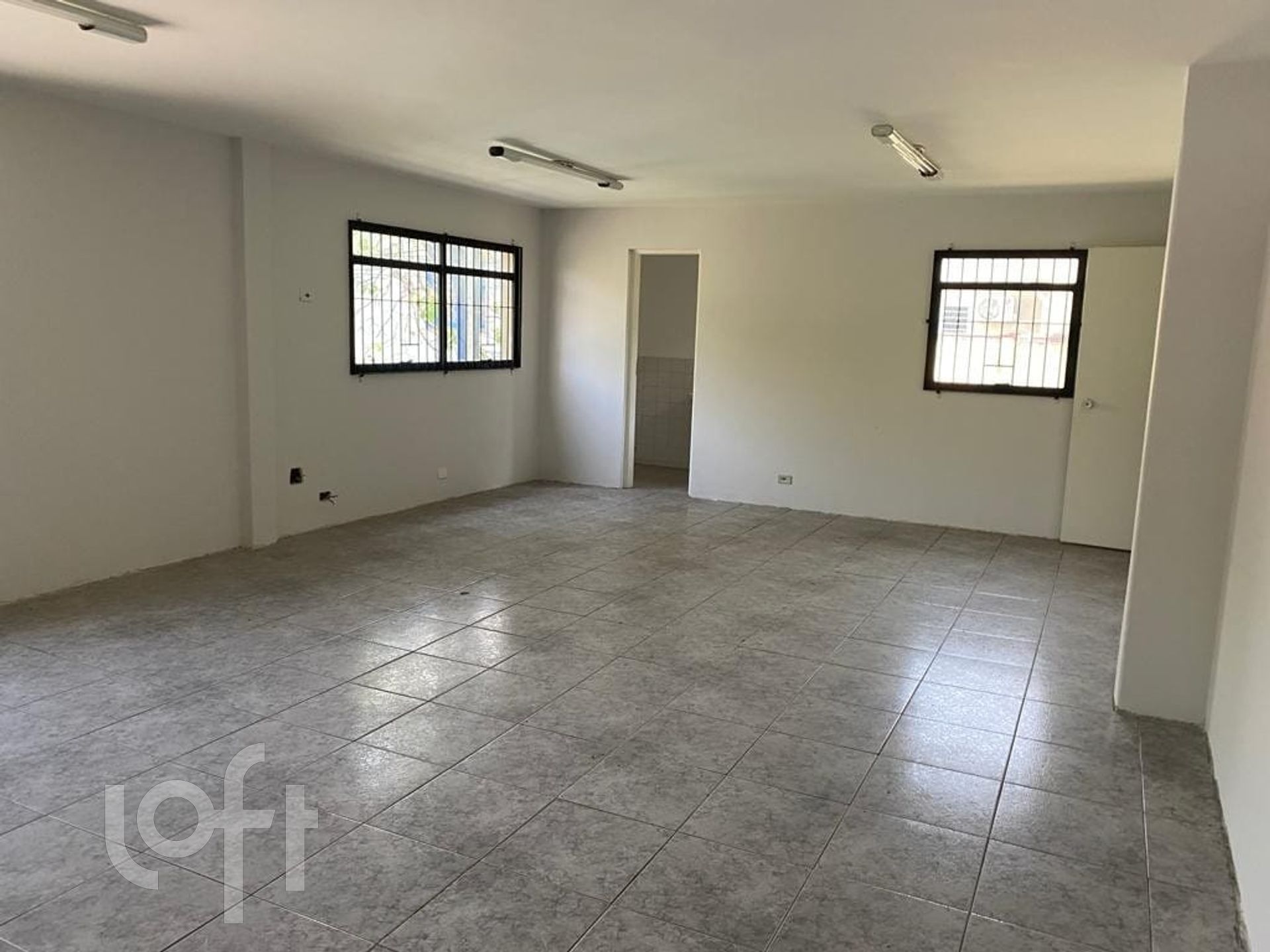 Casa à venda com 4 quartos, 200m² - Foto 29