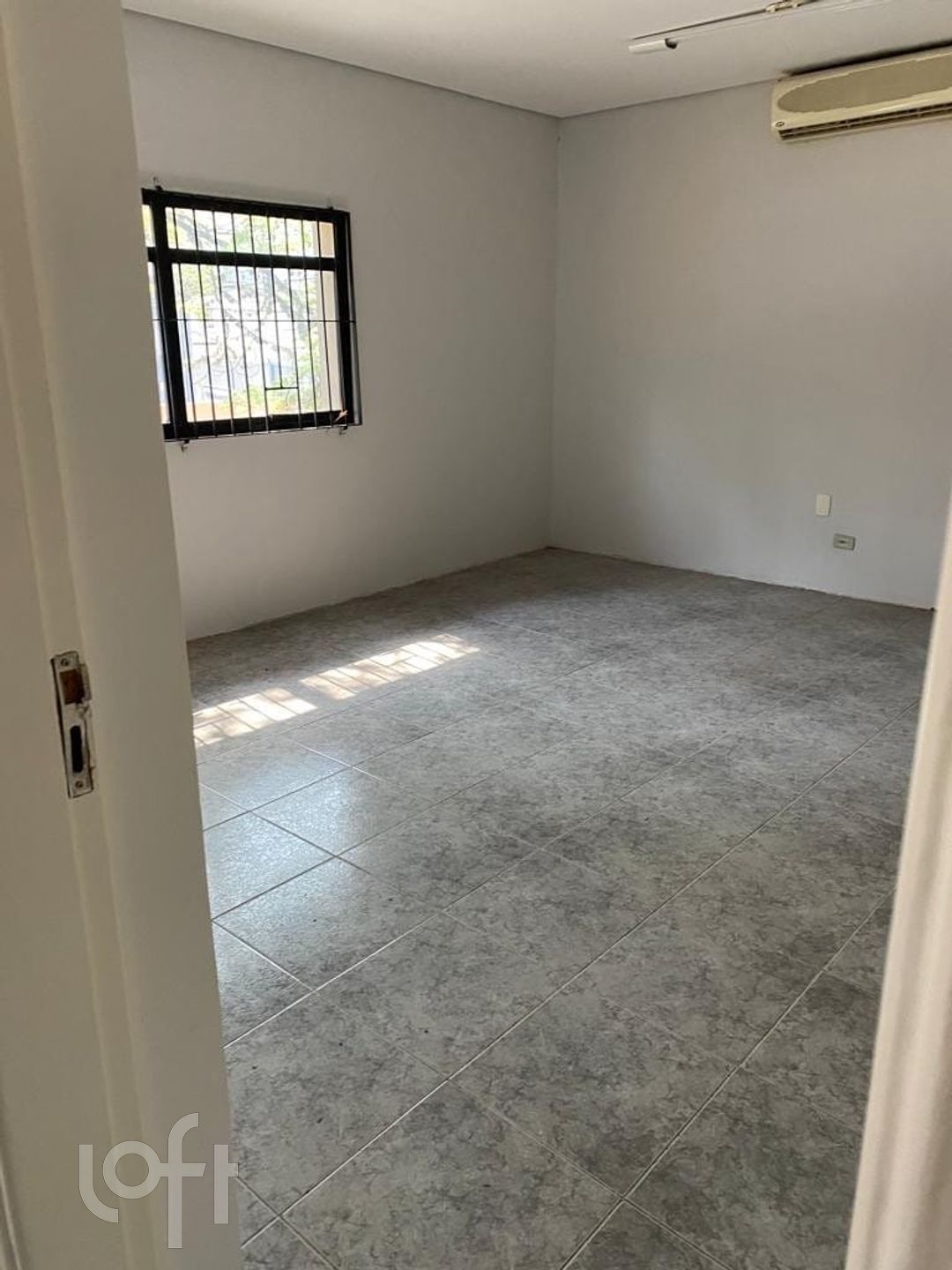 Casa à venda com 4 quartos, 200m² - Foto 20