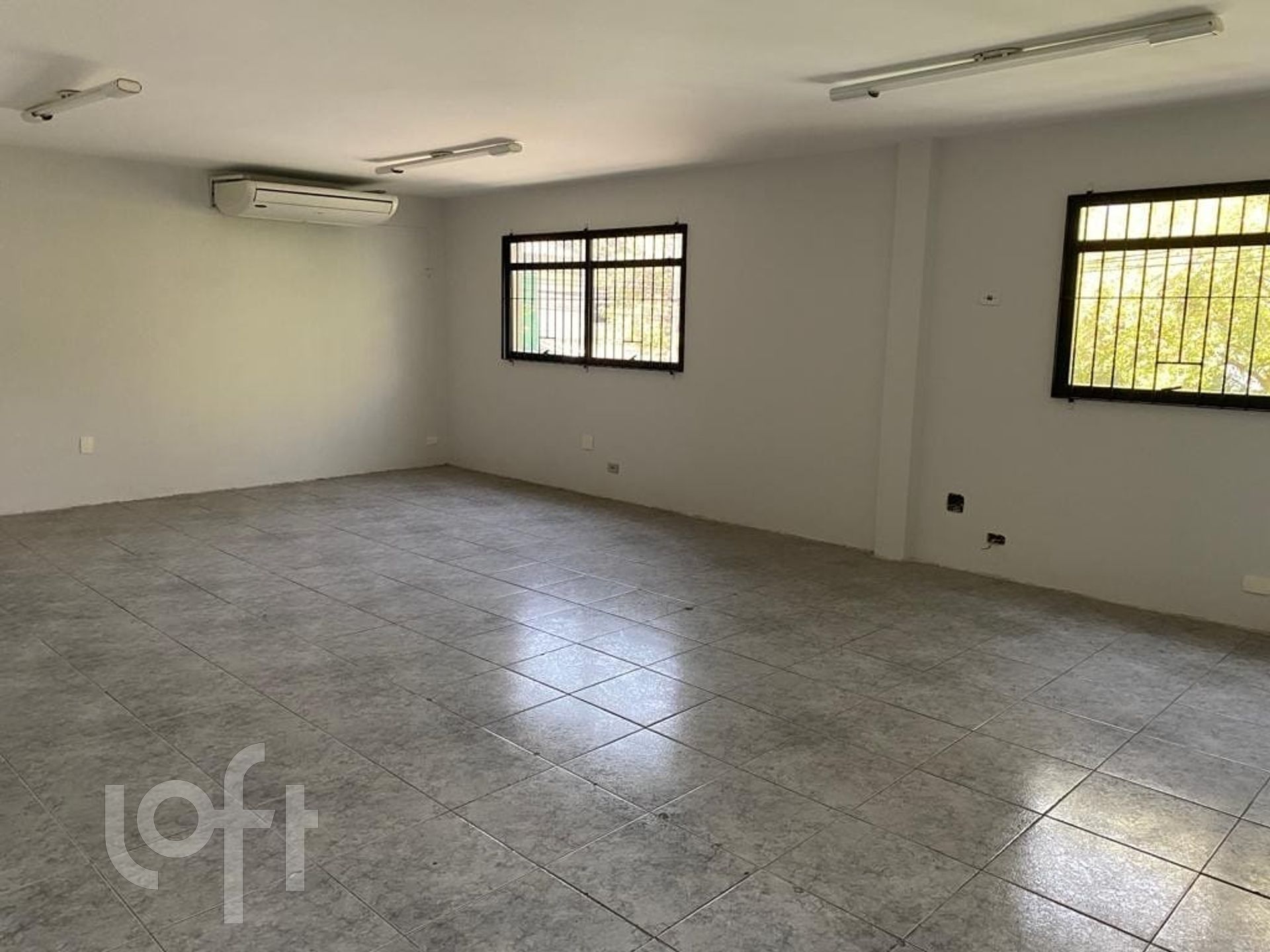 Casa à venda com 4 quartos, 200m² - Foto 11