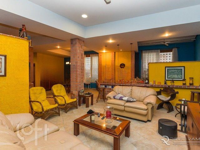 Casa em Condomínio com 305m², 6 dormitórios, 1 suíte, 4 vagas, Boa Vista em Porto Alegre