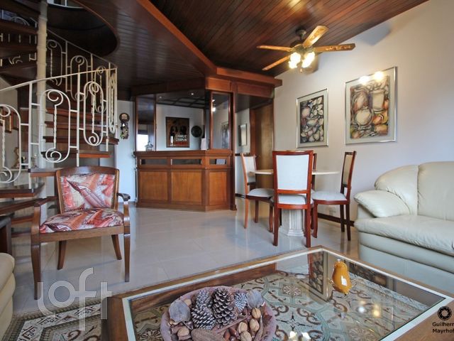 Apartamento com 225m², 3 dormitórios, 1 suíte, 2 vagas, Auxiliadora em Porto Alegre