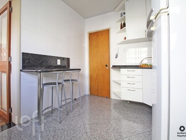Apartamento com 225m², 3 dormitórios, 1 suíte, 2 vagas, Auxiliadora em Porto Alegre