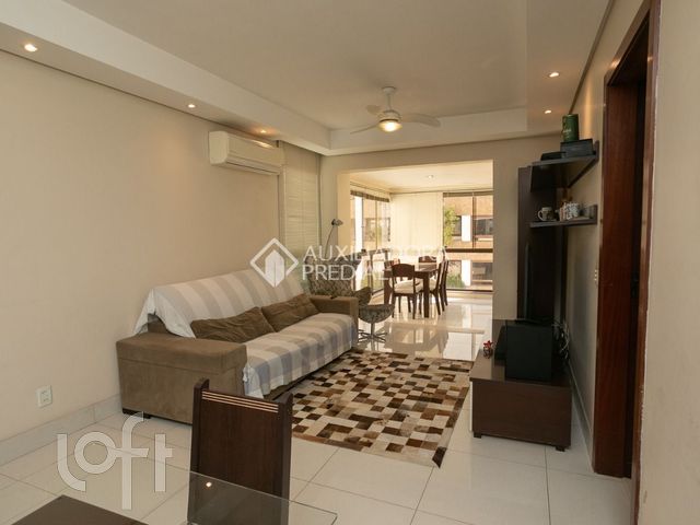 Apartamento com 118m², 3 dormitórios, 1 suíte, 2 vagas, Bela Vista em Porto Alegre