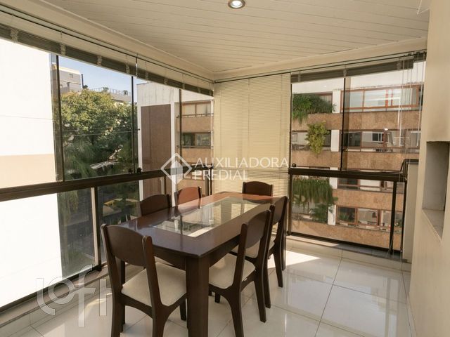 Apartamento com 118m², 3 dormitórios, 1 suíte, 2 vagas, Bela Vista em Porto Alegre