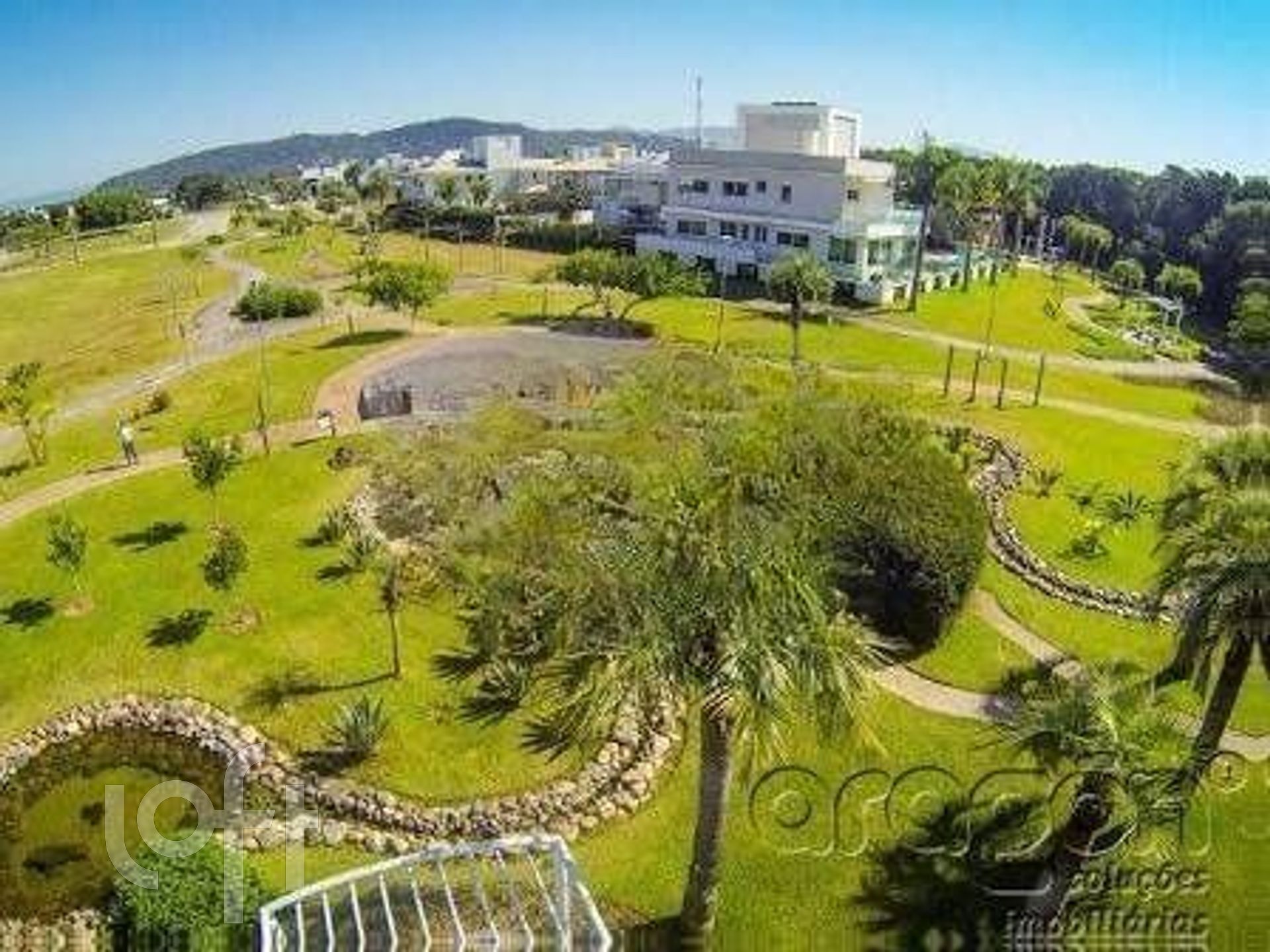 Casa Residencial com 420m², 6 quartos, 5 suítes, no bairro Jurere Oeste em Florianópolis