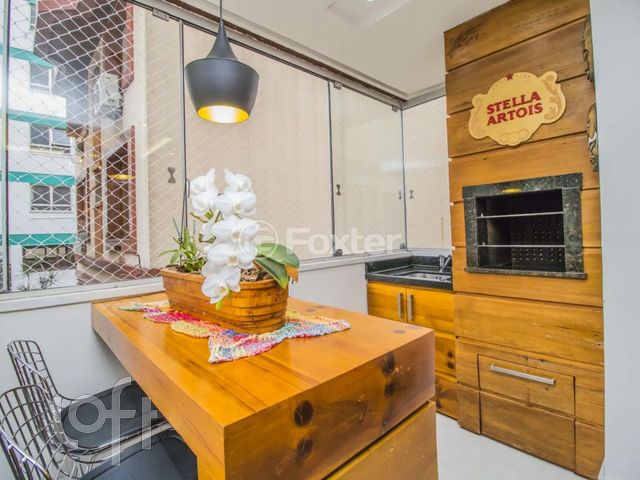 Apartamento com 83m², 2 dormitórios, 1 suíte, 1 vaga, Petrópolis em Porto Alegre