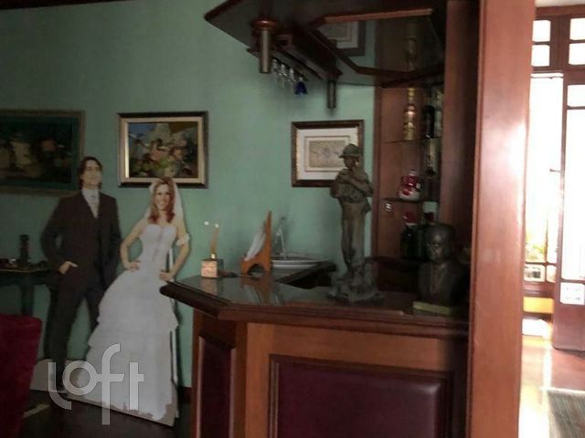 Casa com 345m², 3 dormitórios, 1 suíte, 4 vagas, Chácara das Pedras em Porto Alegre