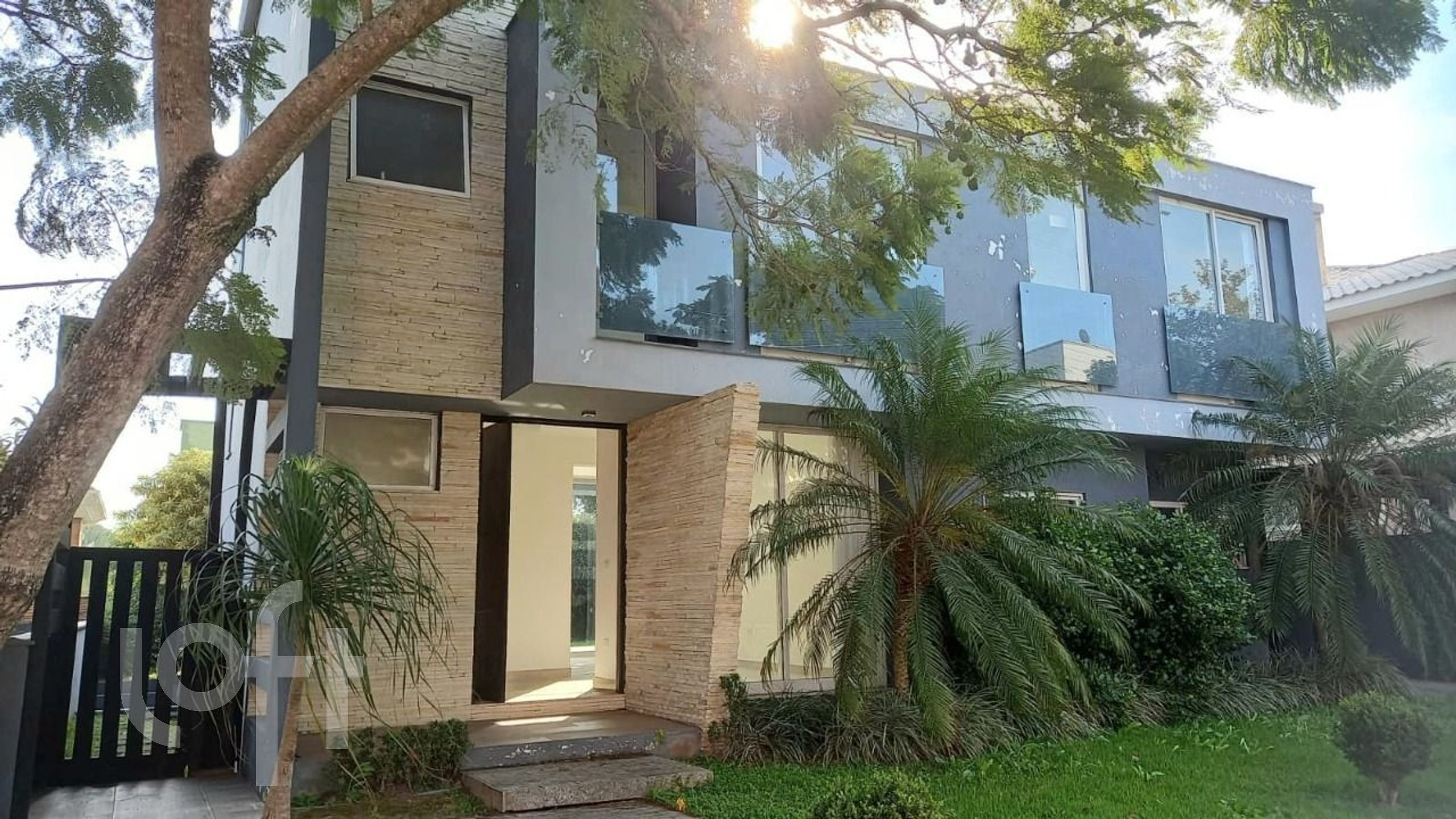 Casa Residencial com 200m², 3 quartos, 1 suíte, 1 garagem, no bairro Campeche Leste em Florianópolis