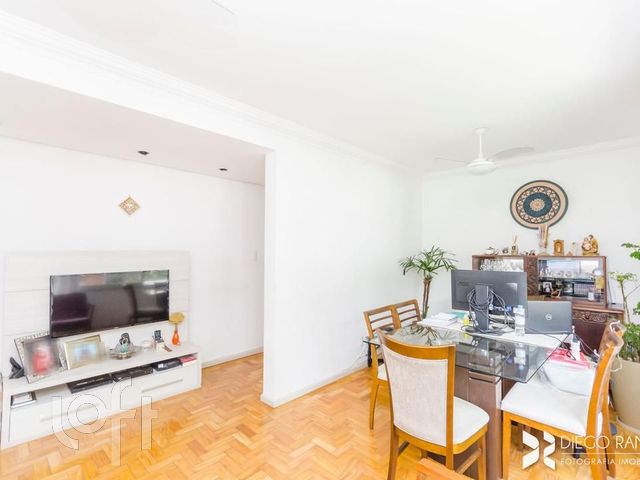 Apartamento com 101m², 3 dormitórios, 1 suíte, 1 vaga, Petrópolis em Porto Alegre