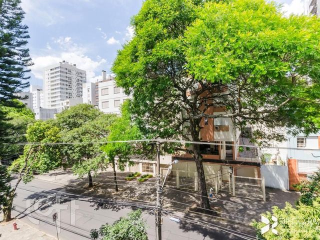 Apartamento com 101m², 3 dormitórios, 1 suíte, 1 vaga, Petrópolis em Porto Alegre