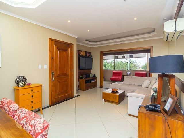 Apartamento com 123m², 3 dormitórios, 1 suíte, 2 vagas, Vila Ipiranga em Porto Alegre