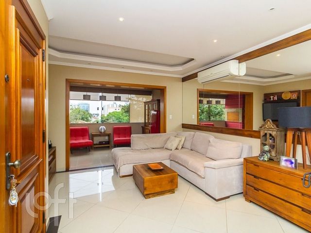 Apartamento com 123m², 3 dormitórios, 1 suíte, 2 vagas, Vila Ipiranga em Porto Alegre