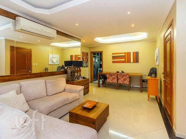 Apartamento com 123m², 3 dormitórios, 1 suíte, 2 vagas, Vila Ipiranga em Porto Alegre