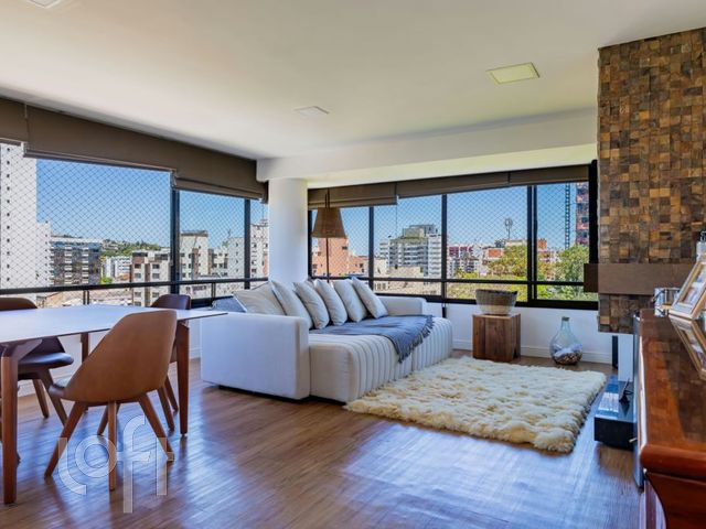 Apartamento com 104m², 2 dormitórios, 2 suítes, 2 vagas, Menino Deus em Porto Alegre