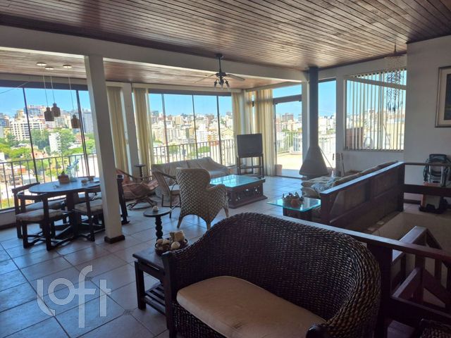 Apartamento com 211m², 3 dormitórios, 1 suíte, Auxiliadora em Porto Alegre