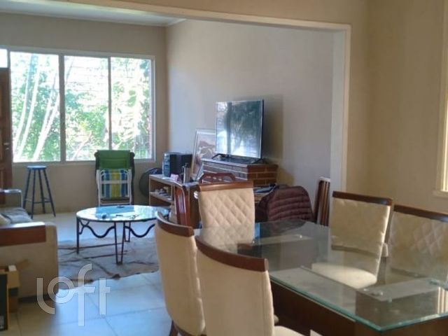 Casa com 150m², 3 dormitórios, 1 suíte, 1 vaga, Petrópolis em Porto Alegre