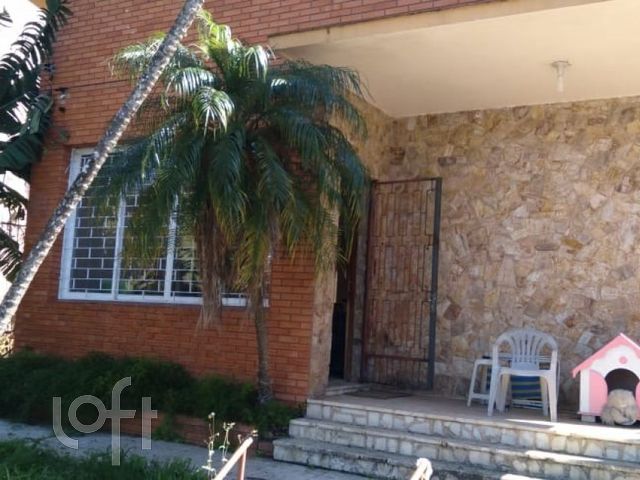 Casa com 150m², 3 dormitórios, 1 suíte, 1 vaga, Petrópolis em Porto Alegre