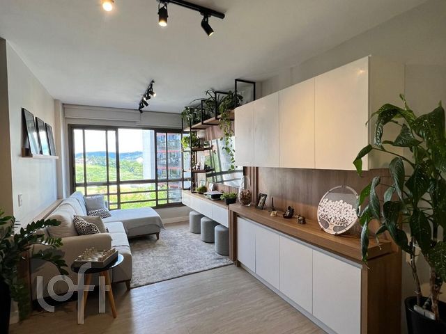 Apartamento com 67m², 2 dormitórios, 1 suíte, 1 vaga, Petrópolis em Porto Alegre