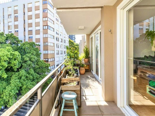 Apartamento com 166m², 3 dormitórios, 3 suítes, 2 vagas, Moinhos de Vento em Porto Alegre