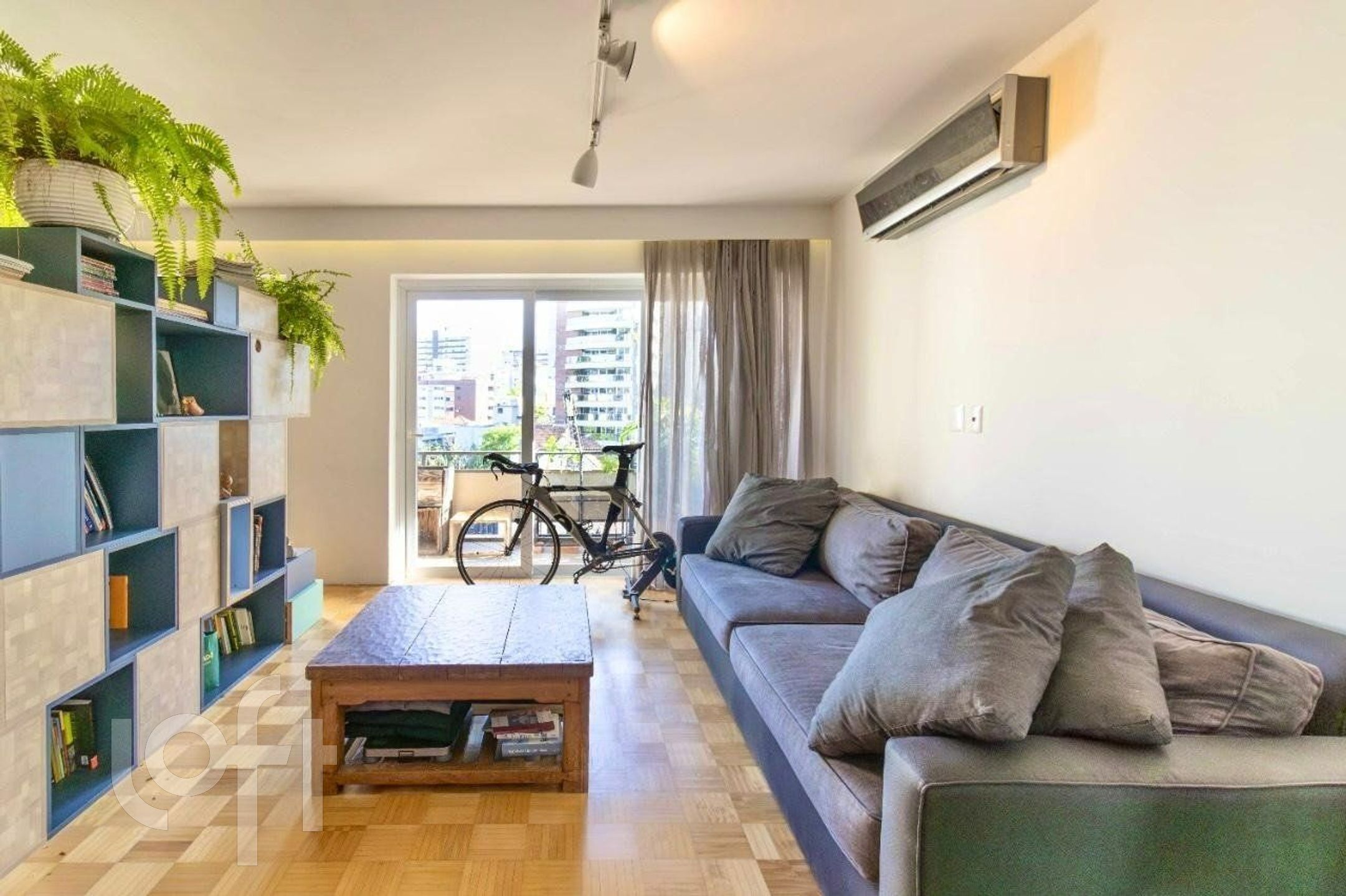 Apartamento com 166m², 3 dormitórios, 3 suítes, 2 vagas, Moinhos de Vento em Porto Alegre