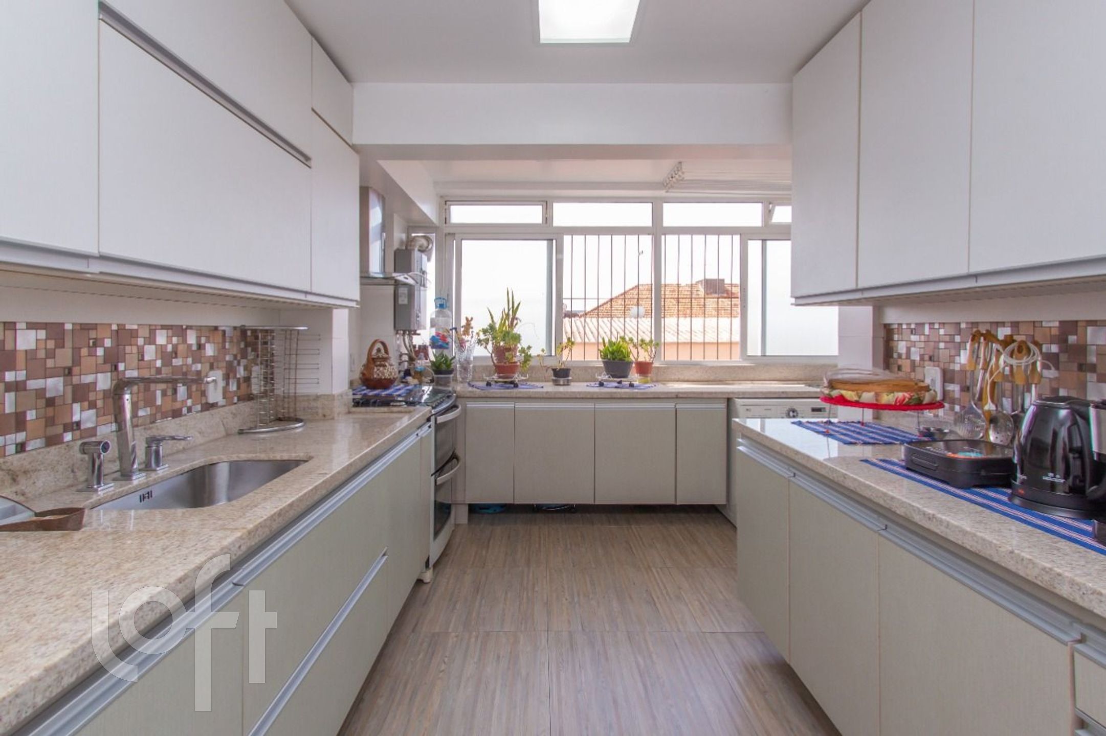 Apartamento com 185m², 3 dormitórios, 1 vaga, Menino Deus em Porto Alegre