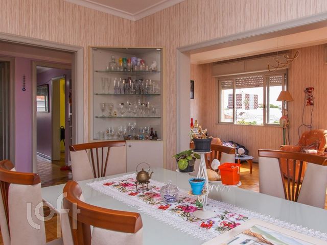 Apartamento com 185m², 3 dormitórios, 1 vaga, Menino Deus em Porto Alegre