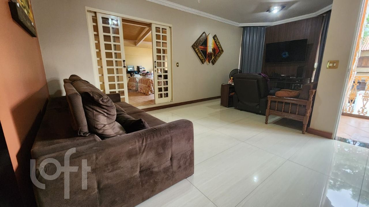 Casa à venda com 3 quartos, 339m² - Foto 1