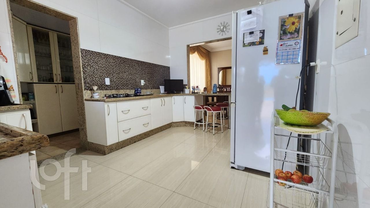 Casa à venda com 3 quartos, 339m² - Foto 11