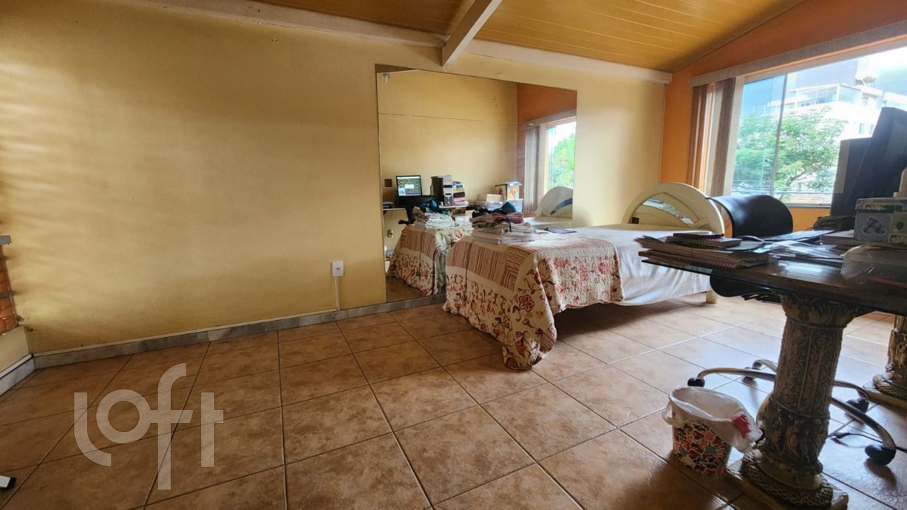 Casa à venda com 3 quartos, 339m² - Foto 7