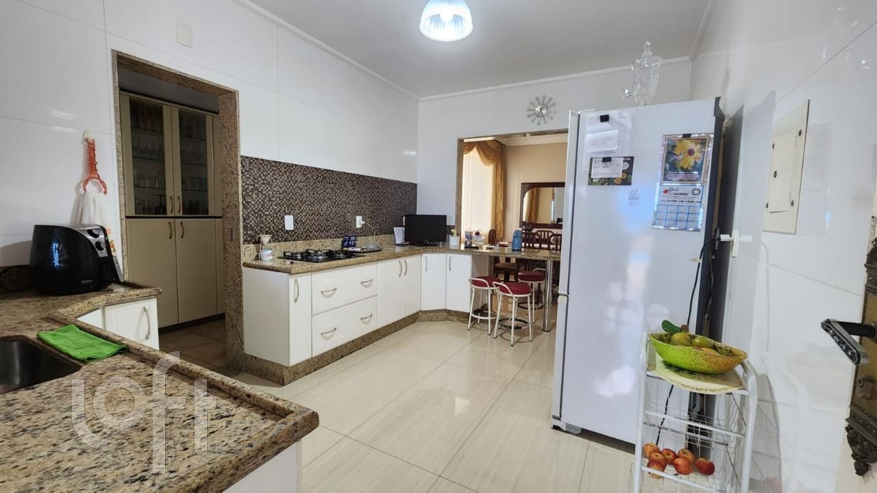 Casa à venda com 3 quartos, 339m² - Foto 9