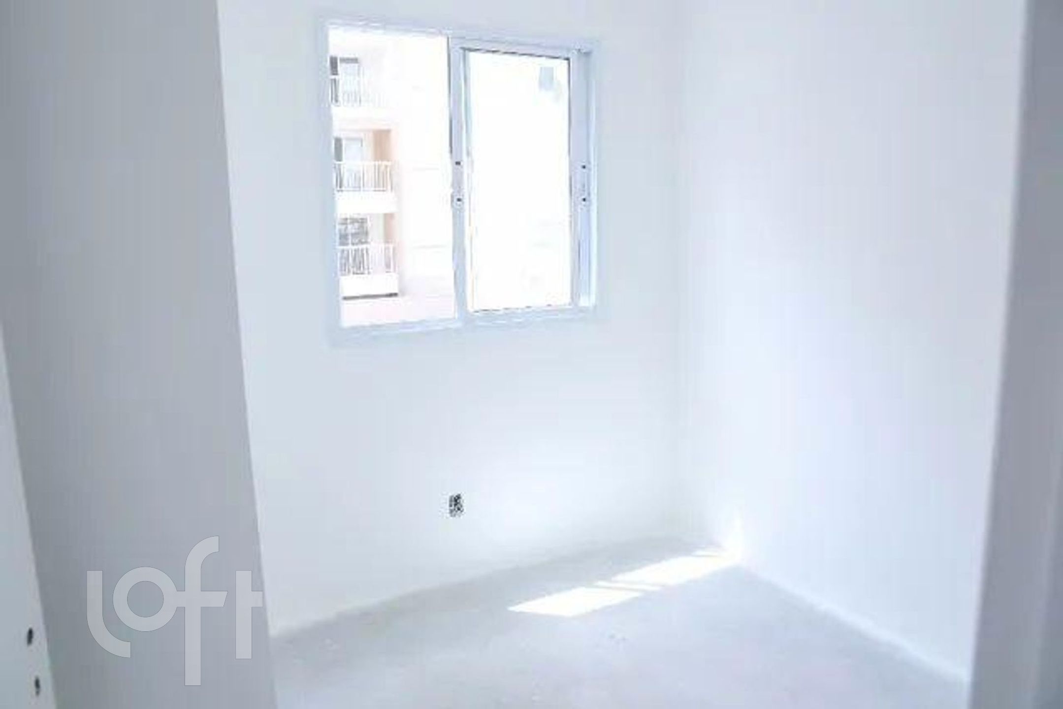 Apartamento à venda com 2 quartos, 42m² - Foto 2