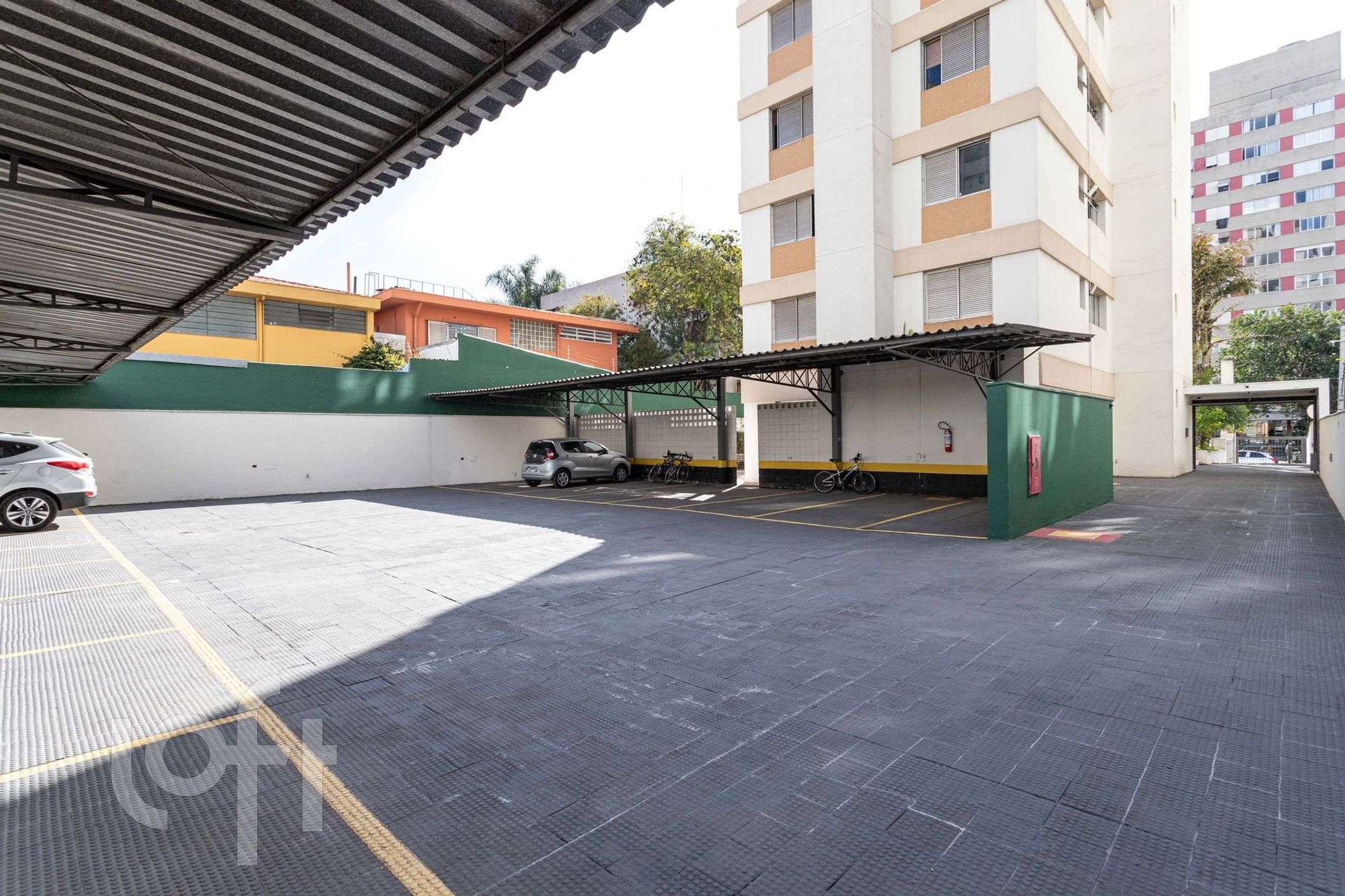 Apartamento à venda com 2 quartos, 72m² - Foto 33