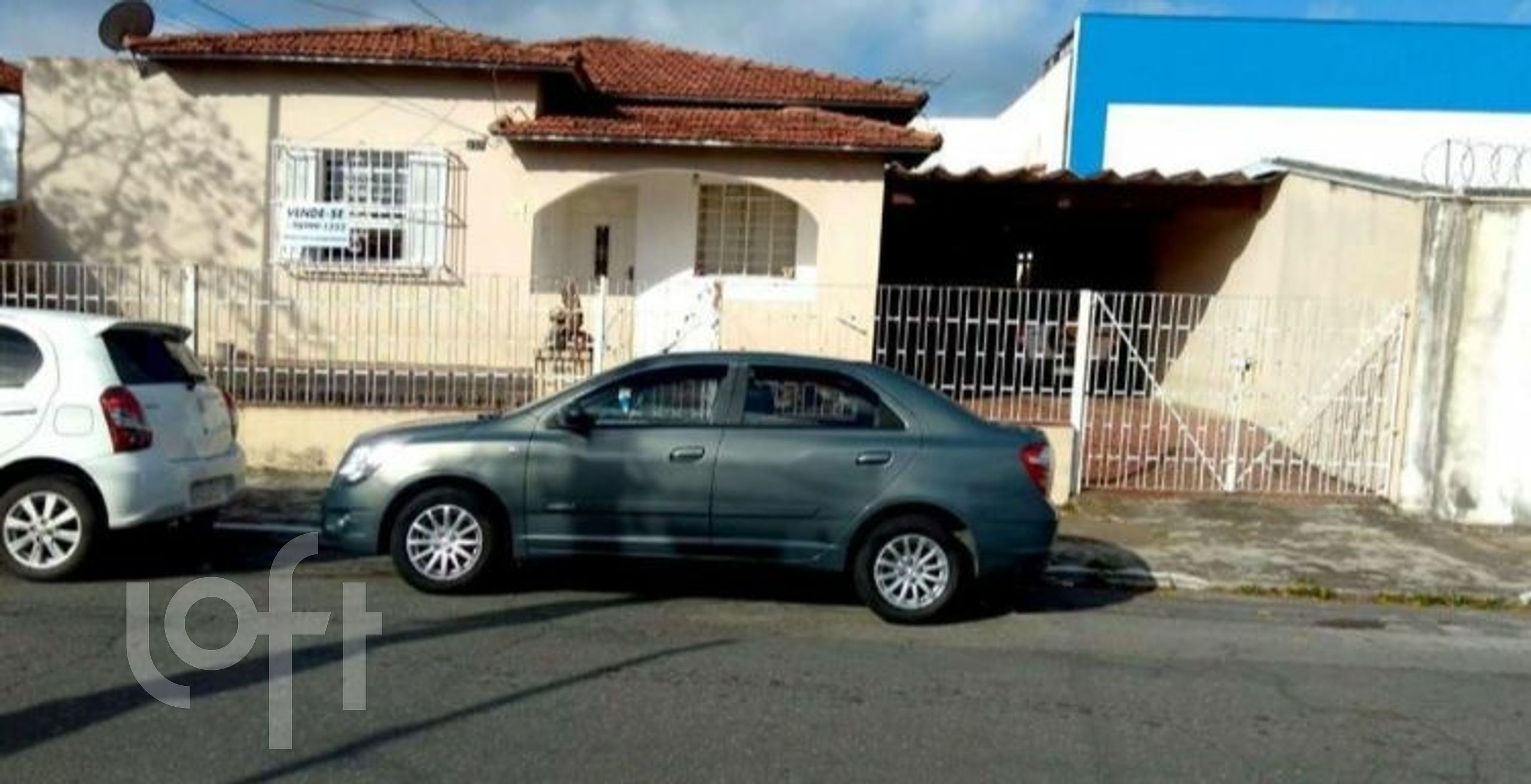 Casa à venda com 3 quartos, 200m² - Foto 1