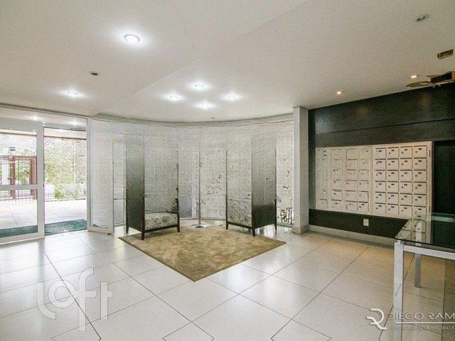 Apartamento com 72m², 2 dormitórios, 1 suíte, 1 vaga, Petrópolis em Porto Alegre