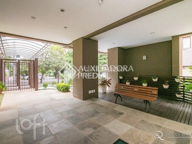 Apartamento com 72m², 2 dormitórios, 1 suíte, 1 vaga, Petrópolis em Porto Alegre