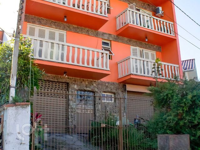 Casa com 328m², 4 dormitórios, 2 suítes, 2 vagas, Chácara das Pedras em Porto Alegre