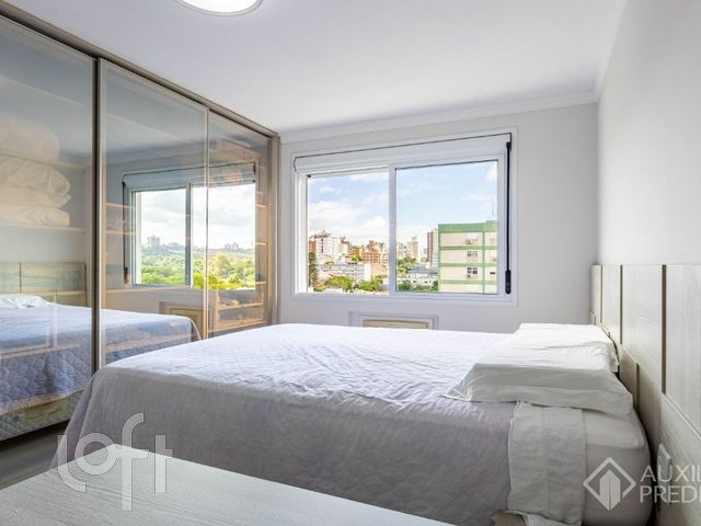 Apartamento com 70m², 2 dormitórios, 1 suíte, 2 vagas, Jardim Botânico em Porto Alegre