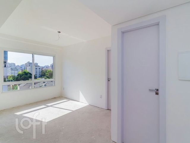 Apartamento com 42m², 1 dormitório, 1 suíte, 1 vaga, Floresta em Porto Alegre