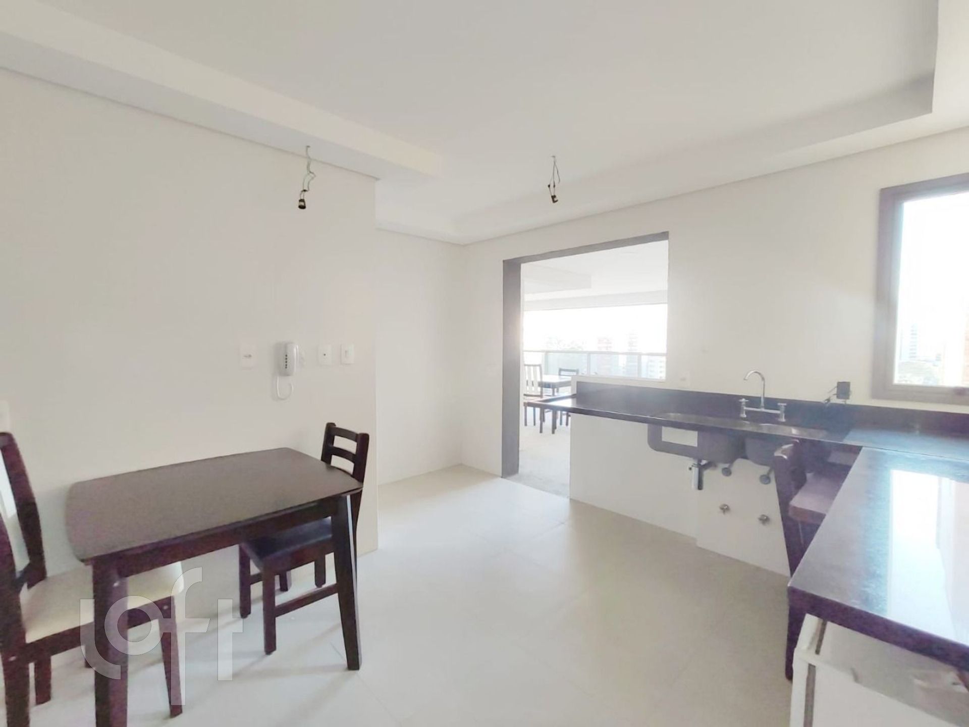 Apartamento à venda com 4 quartos, 193m² - Foto 4