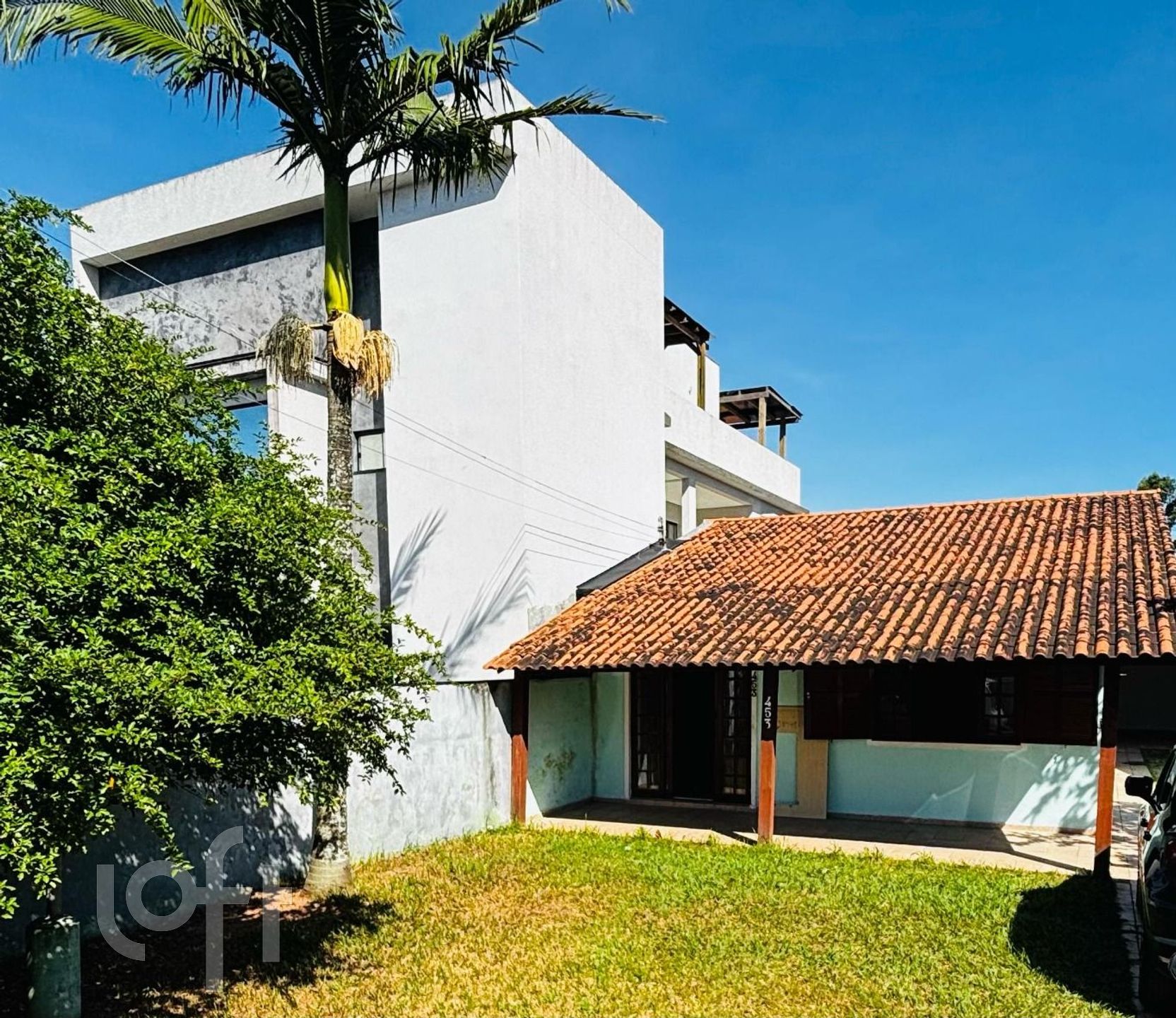 Casa Residencial com 100m², 3 quartos, 2 suítes, 5 garagens, no bairro Moenda em Florianópolis