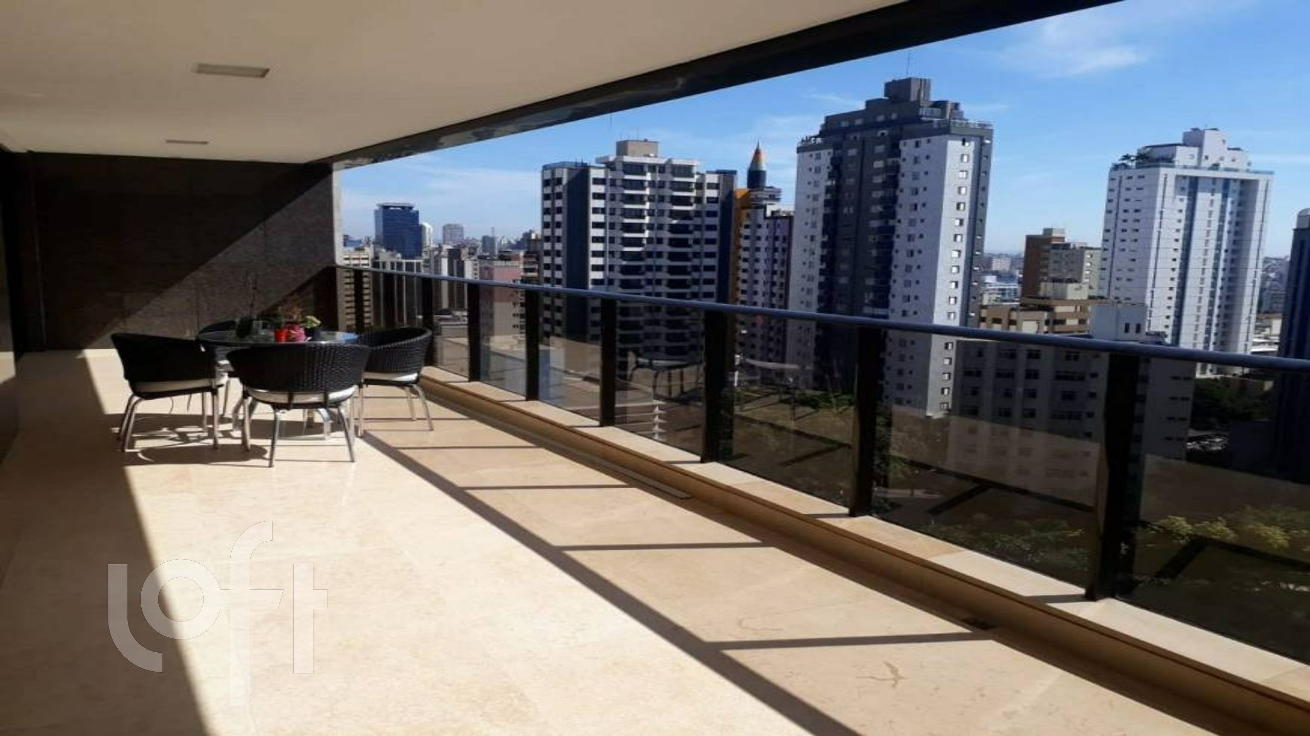 Apartamento à venda com 4 quartos, 278m² - Foto 1