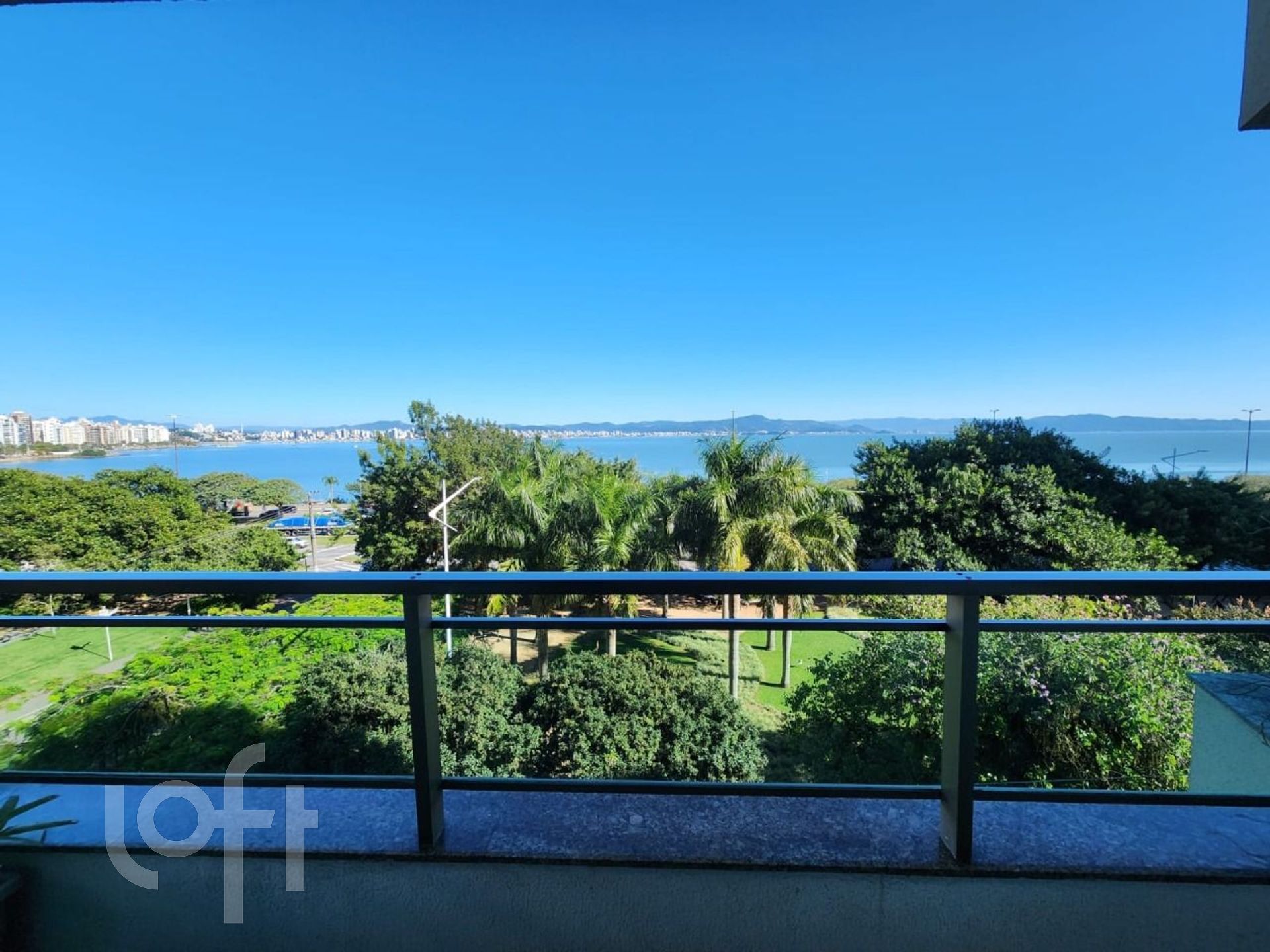 Apartamento à venda em Agronômica com 178 m², 4 quartos, 1 suíte, 2 vagas