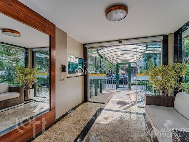 Apartamento com 108m², 3 dormitórios, 1 suíte, 2 vagas, Menino Deus em Porto Alegre