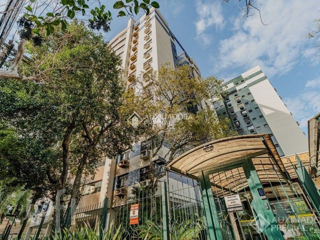 Apartamento com 108m², 3 dormitórios, 1 suíte, 2 vagas, Menino Deus em Porto Alegre