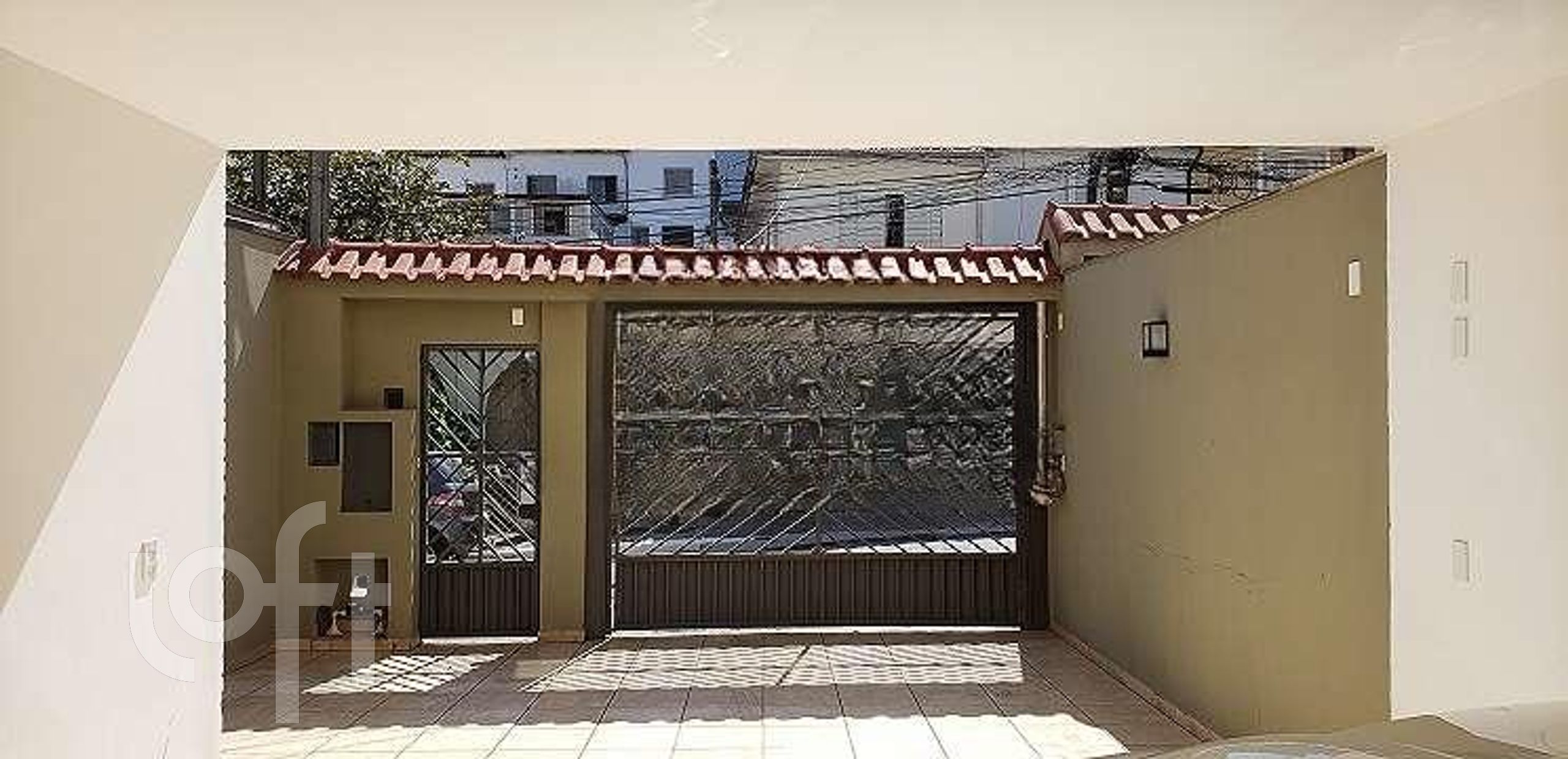 Casa à venda com 4 quartos, 210m² - Foto 2