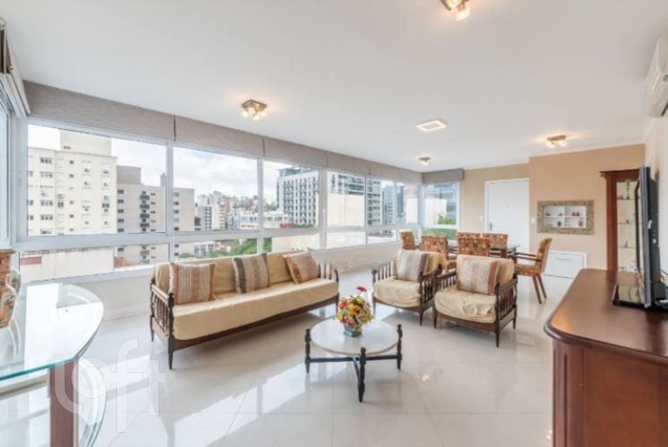 Apartamento com 123m², 3 dormitórios, 1 suíte, 2 vagas, Auxiliadora em Porto Alegre