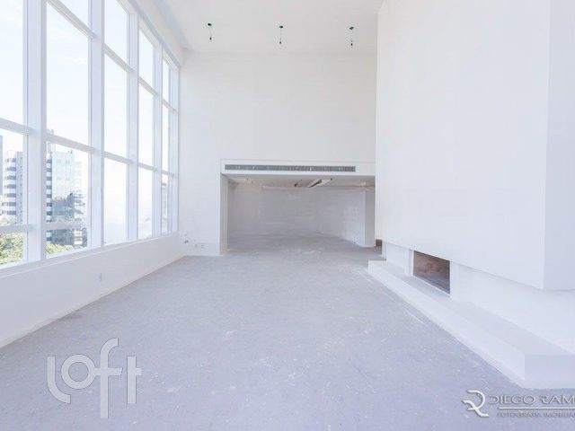 Apartamento com 305m², 4 dormitórios, 4 suítes, 4 vagas, Petrópolis em Porto Alegre