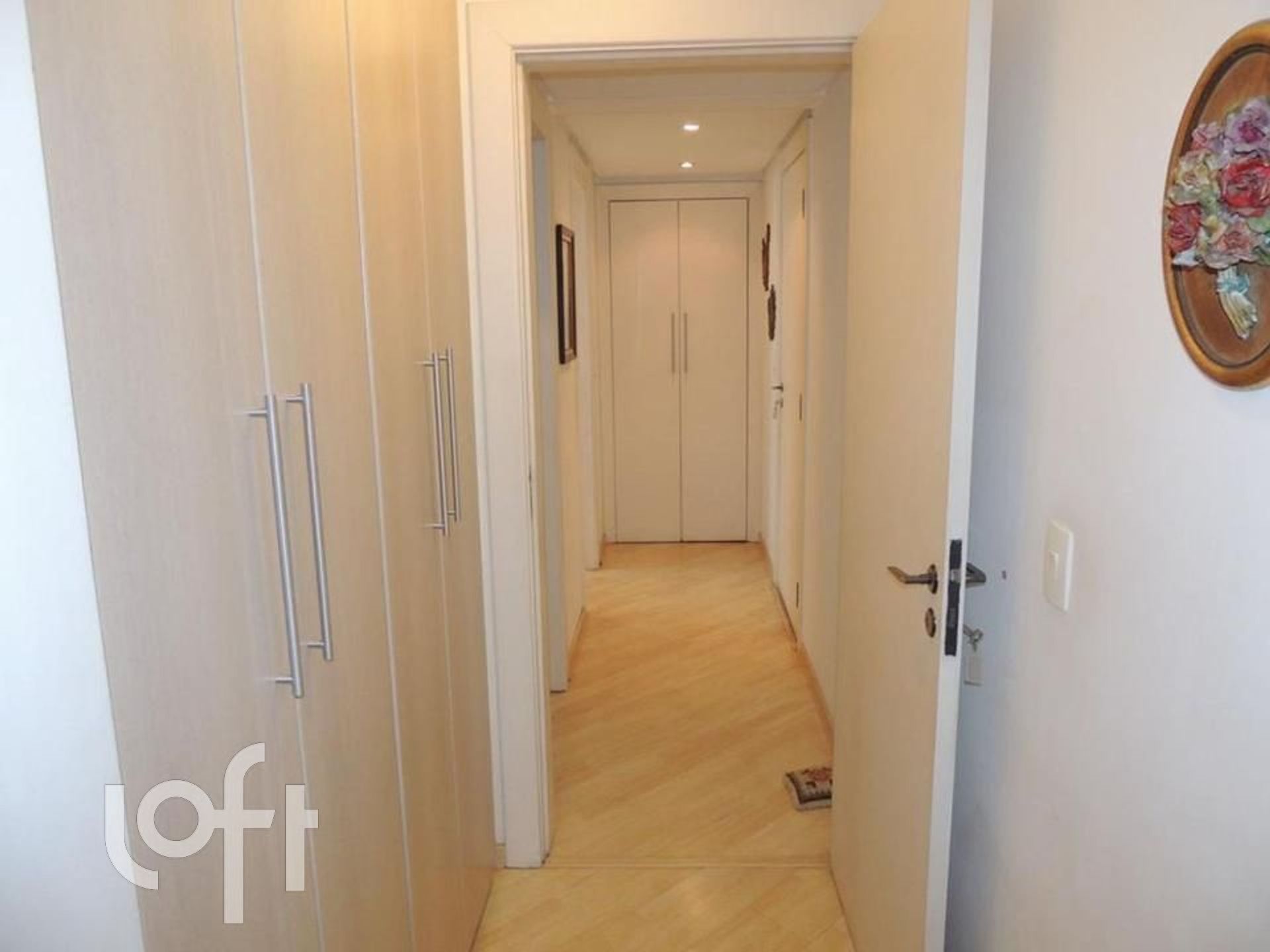 Apartamento à venda com 3 quartos, 142m² - Foto 1