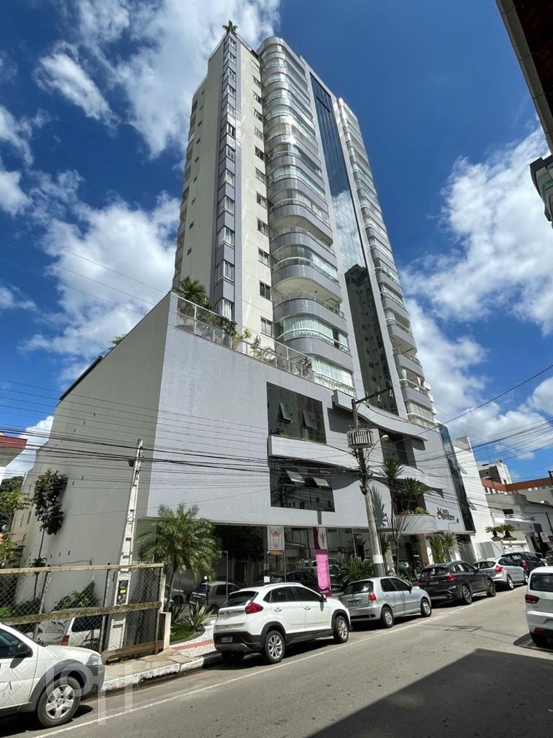 Apartamentos com 100m², 3 quartos, 1 suíte, 2 garagens, no bairro Pioneiros em Balneário Camboriú